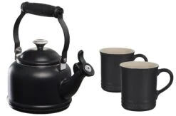 Le Creuset Demi Kettle W/ SS Knob & 2 Mug Set - Licorice 1.25 Qt. Kettle & (2) 14 Oz. Mugs